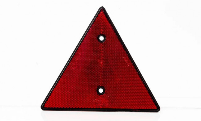 Светоотражатель треугольный с двумя отверстиями под винты DOB-031